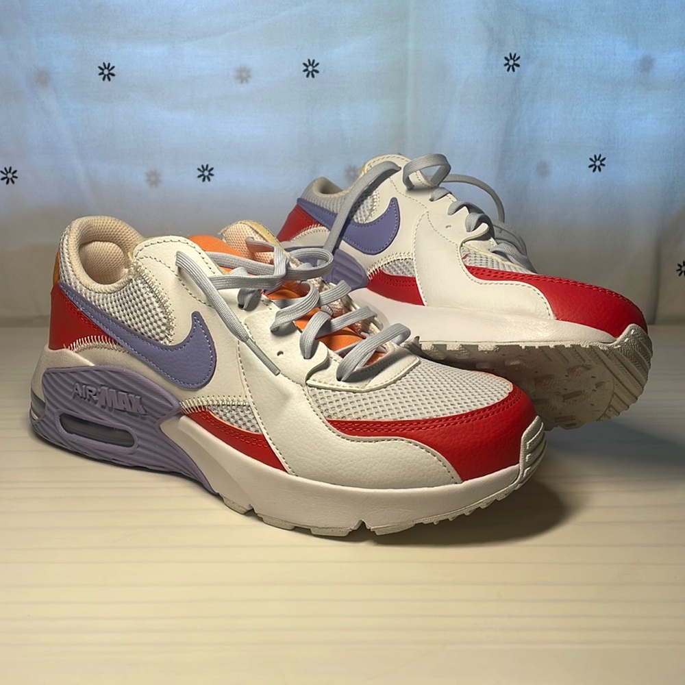 Women’s Nike Pro Max sneakers